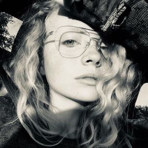 Meet your Posher, Sky